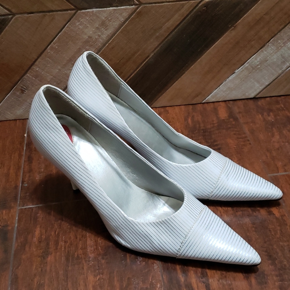 Tahany White Pinstripe Heels Size 9